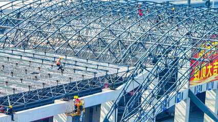 沪苏湖铁路南浔站主体结构封顶，钢结构网架搭建完成